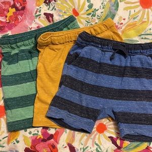 Boys Old Navy 3T shorts